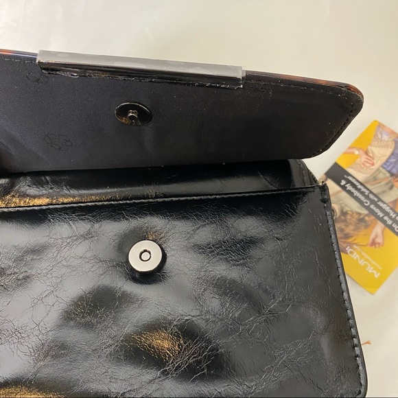 Mundi On the Move Crossbody & Hip Hugger - Picture 7 of 10